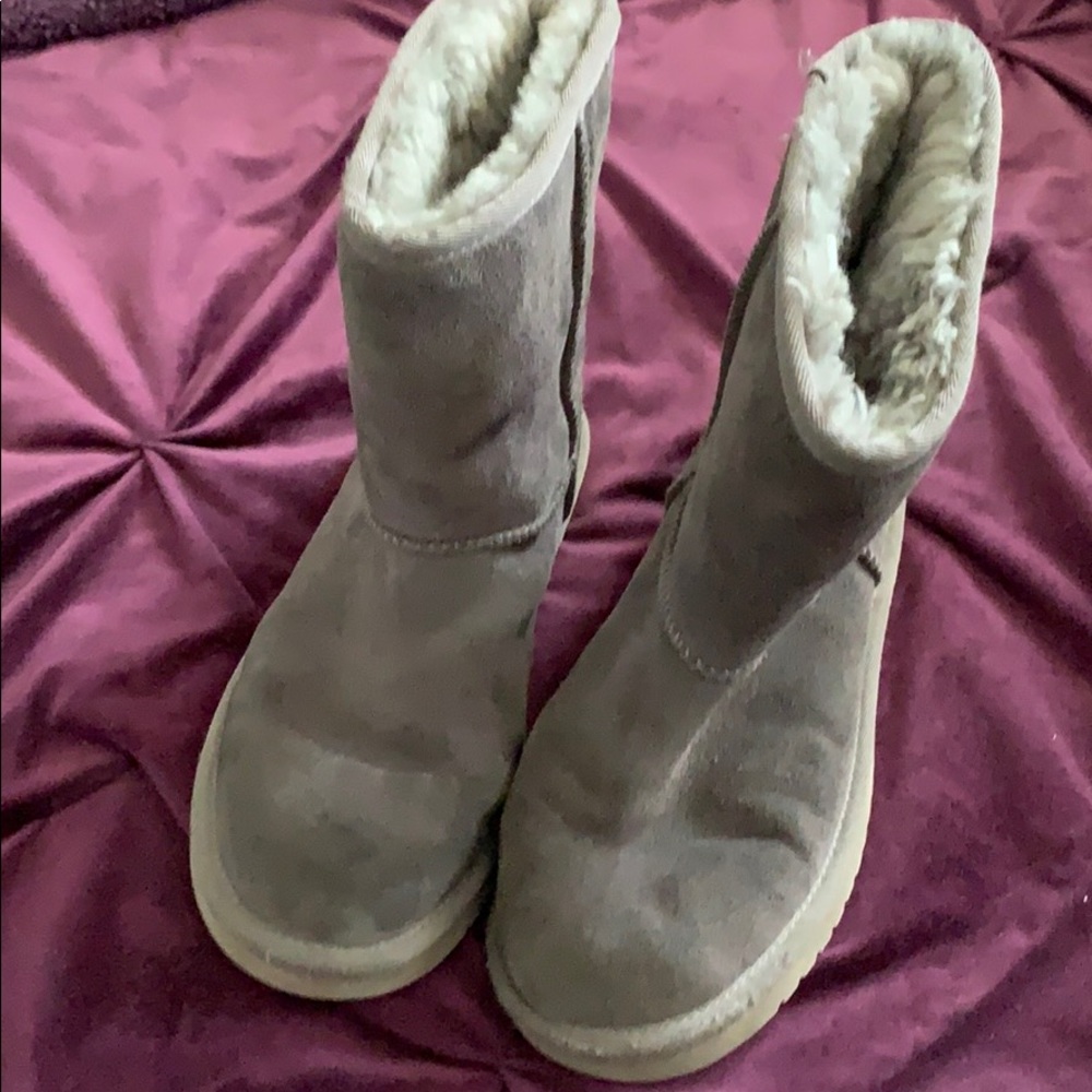 Grey ugg boots